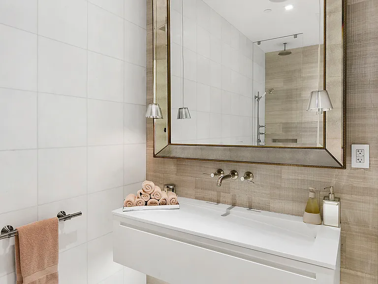 402 Broadway #3 — Photo 10