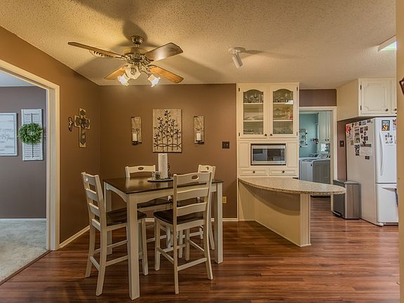 5th image of 2701 Fair Oaks Cir
