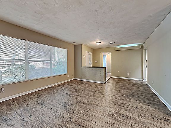 4th image of 2332 Harn Blvd