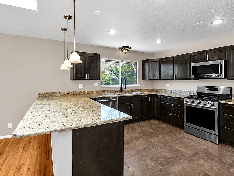 7208 Bellrose Ave NE — Photo 5