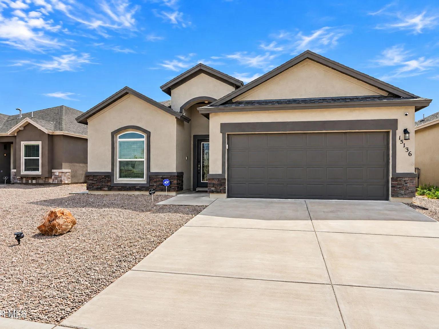4 bed, 3.0 bath, 1696 sqft, $2,200 — Photo 3
