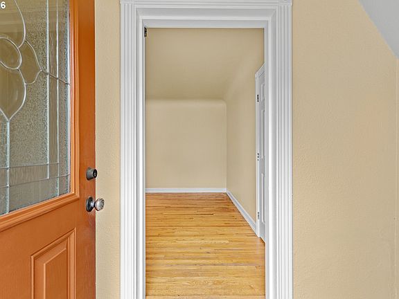 3rd image of 4737 SE 28th Ave