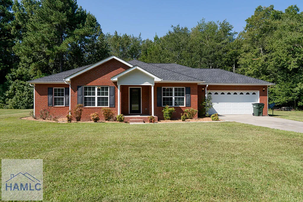 4 bed, 2.5 bath, 1830 sqft, $1,950 — Photo 1