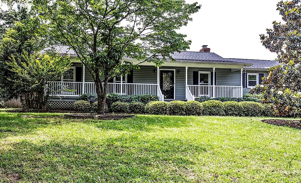 1st image of 211 Loblolly Cir