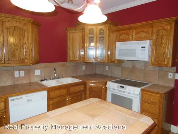 5th image of 304 Wind Haven Ln