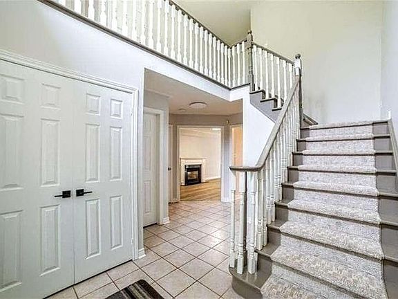 5th image of 2492 Logan Ave