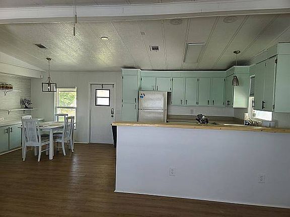 3rd image of 4851 Lakeland Harbor Cres #183