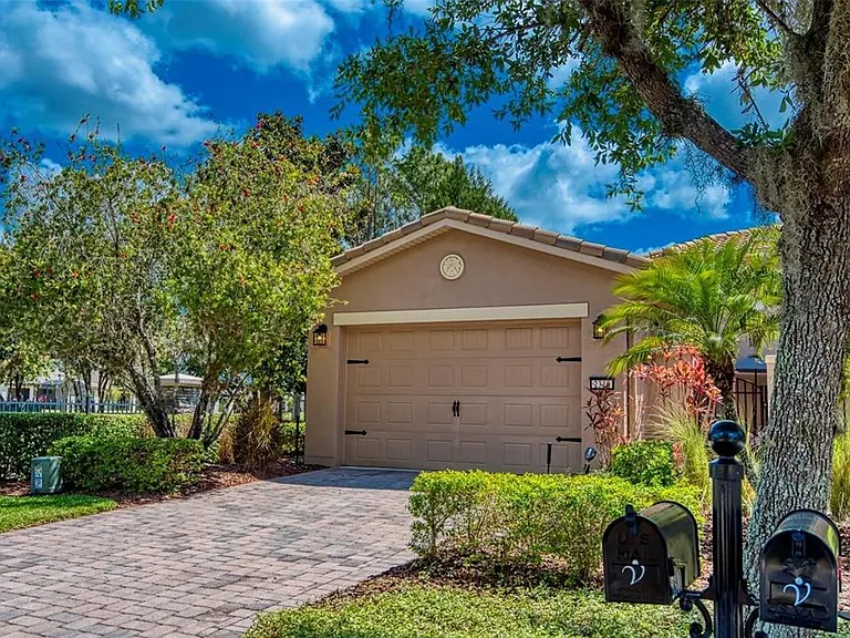 2310 Palm Tree Dr — Photo 1