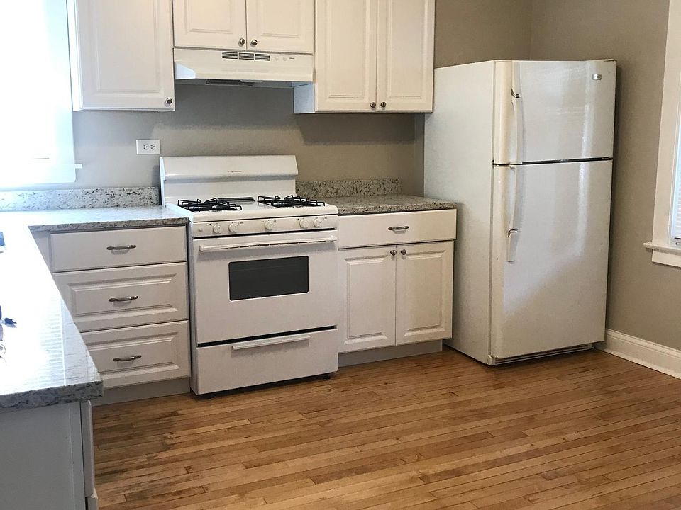 1st image of 3614 N Lamon Ave #2