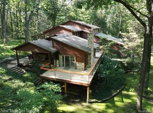 4707 Vincent Dr, Holly, MI 48442