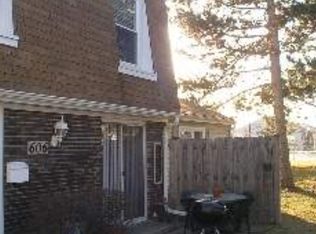 606 Bryn Mawr Ct, Schaumburg, IL 60194