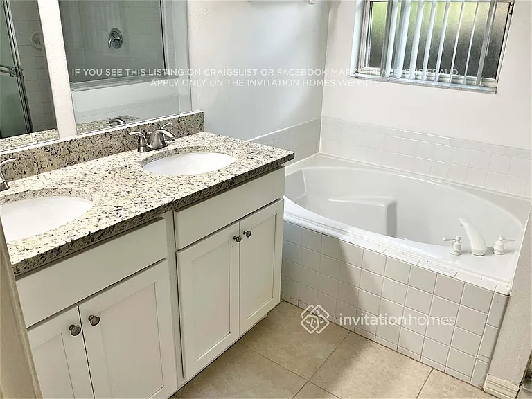 13835 Valleybrooke Ln — Photo 10