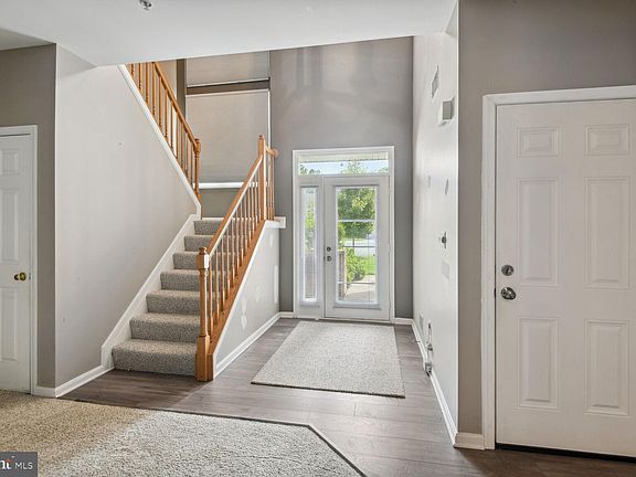 4th image of 516 Martingale Ln