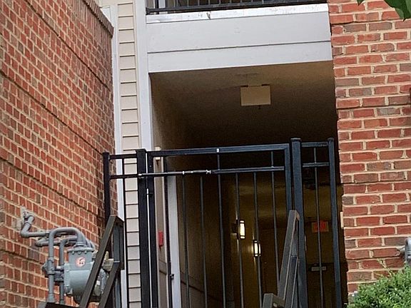 4th image of 12941 Centre Park Cir APT 422