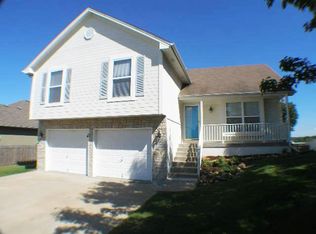 711 SW Shorthorn Rd, Grain Valley, MO 64029