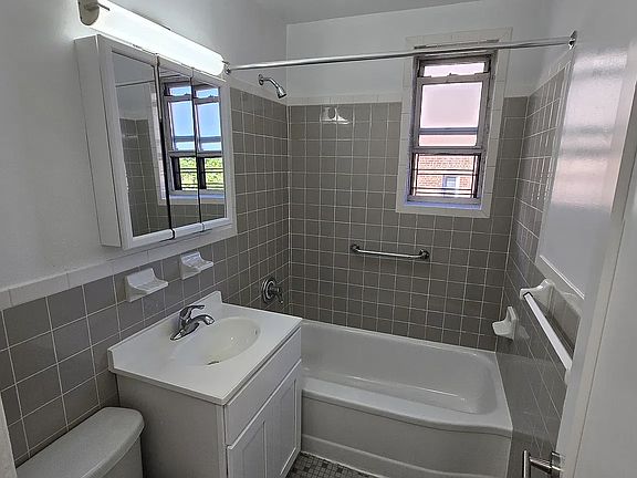 5th image of 33-34 77th St APT 3B