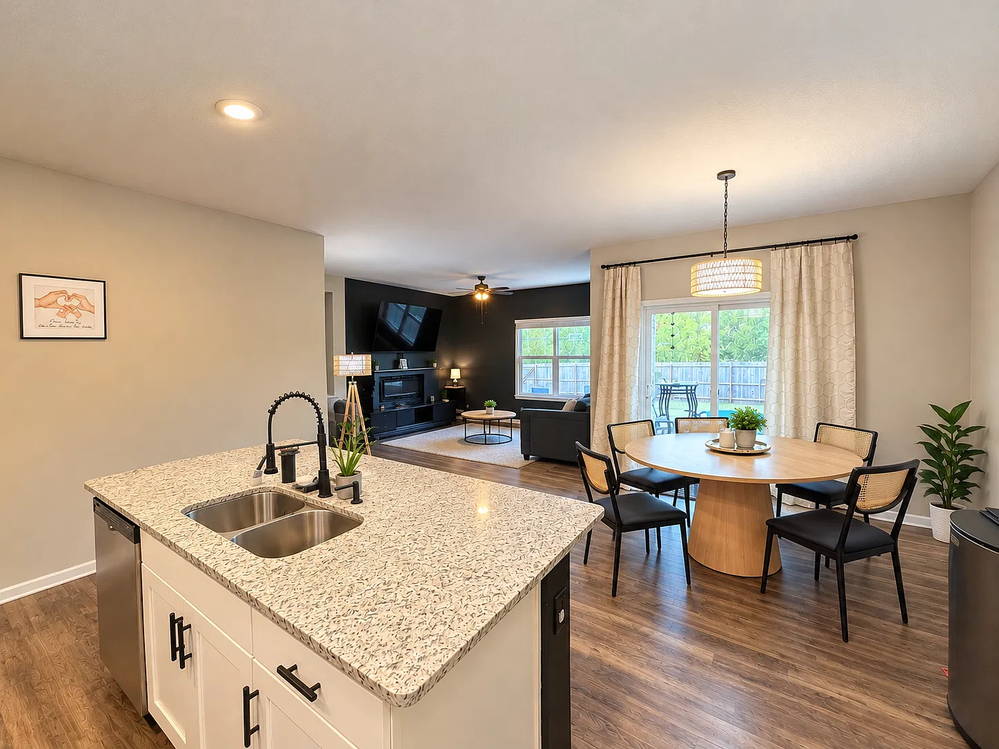 4 bed, 1765 sqft, $2,300 — Photo 4