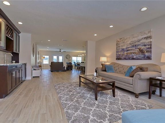 5th image of 3611 S Himes Ave