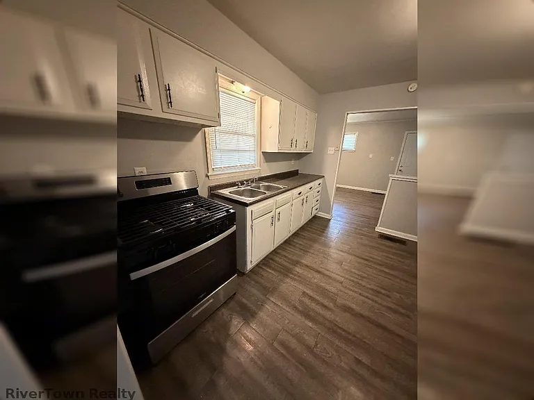 3358 Parham St — Photo 6