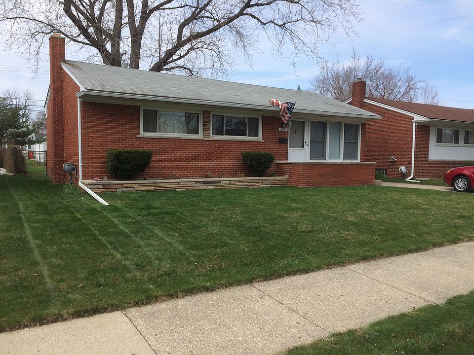 2nd image of 22015 Schroeder Ave