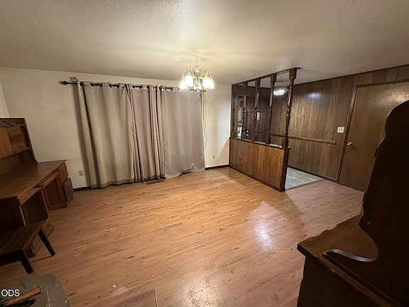 4th image of 1760 Placer Rd