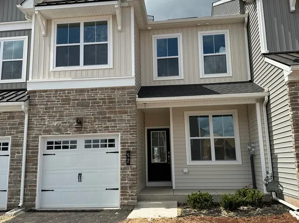 52 Ironwood Dr, Royersford, PA 19468