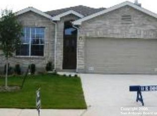 525 Foxford Run Dr, Schertz, TX 78108