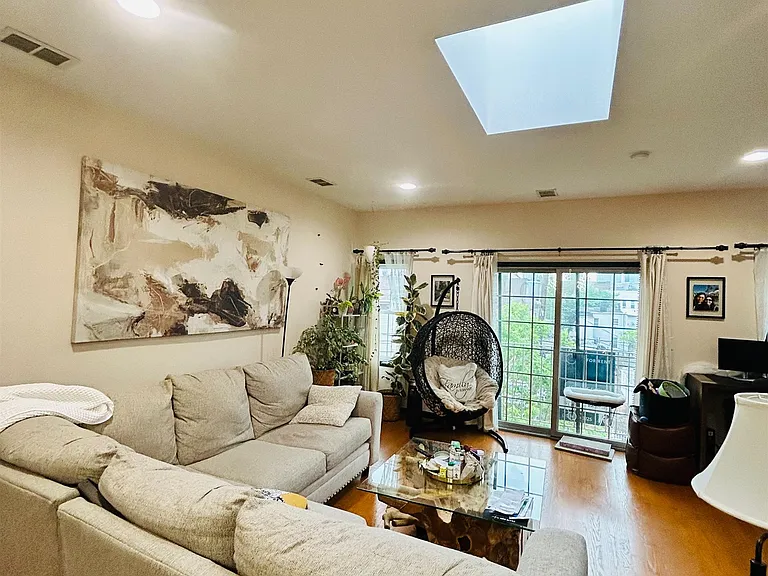 41 Wright Ave #2 — Photo 37