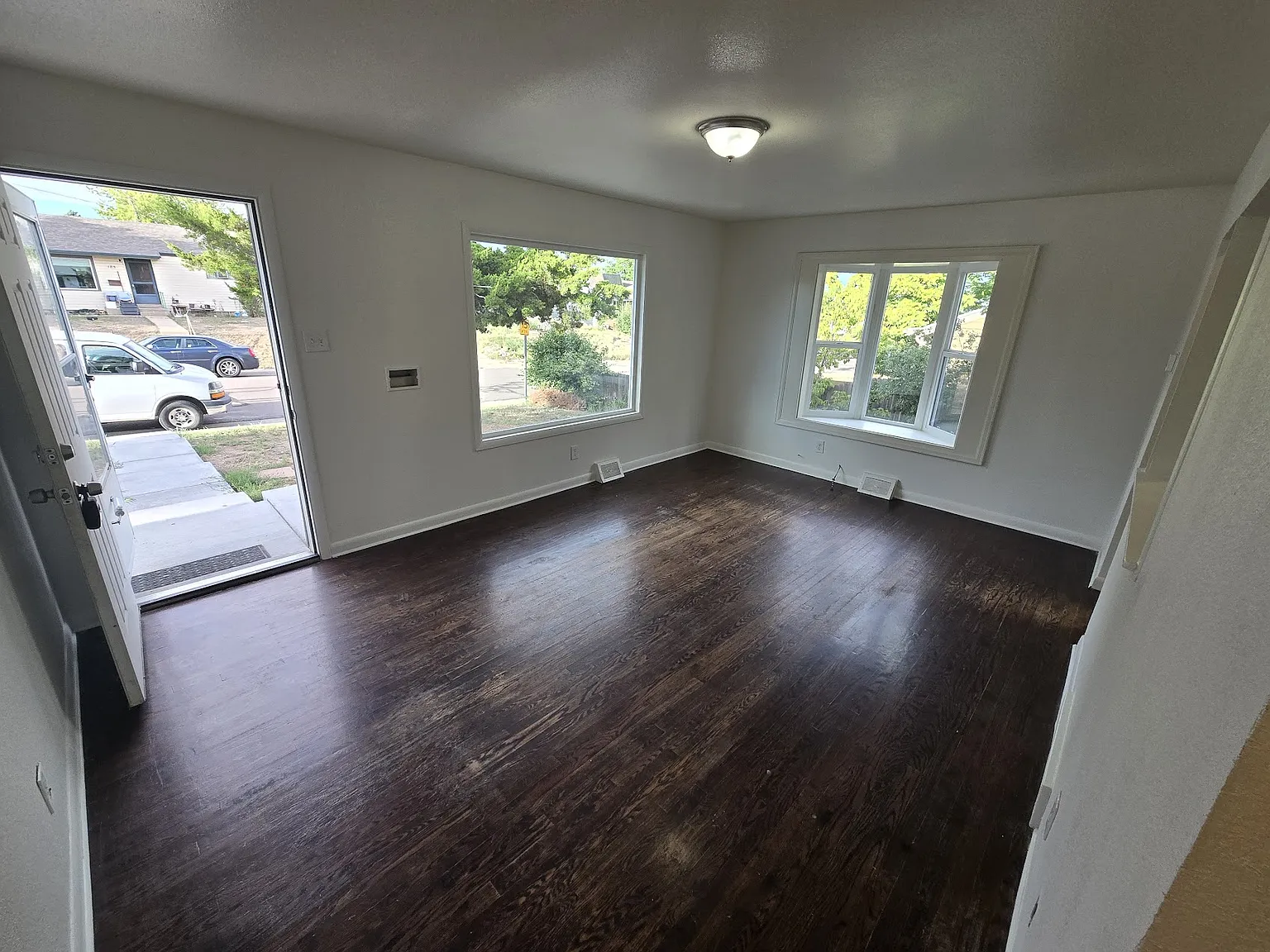 4 bed, 2142 sqft, $2,699 — Photo 2