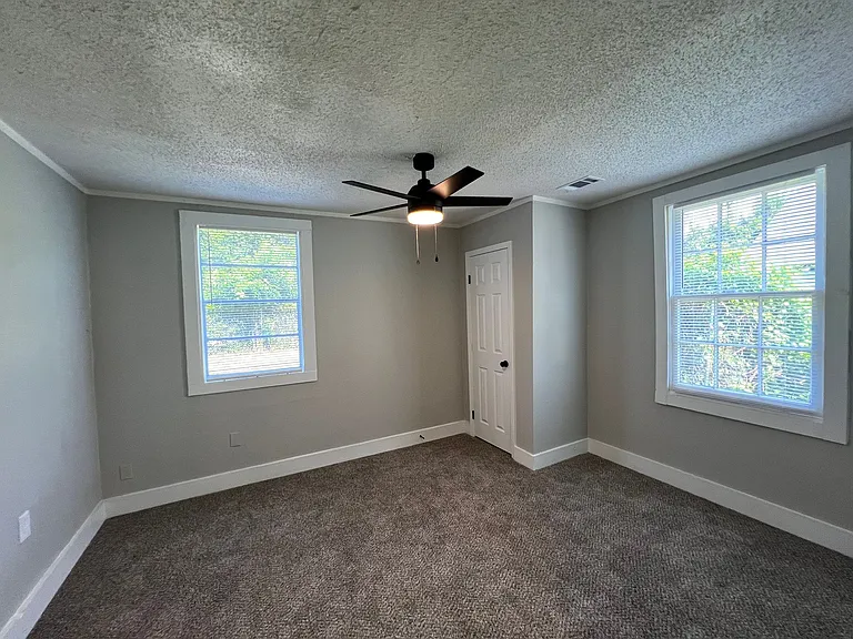 1535 Cella St — Photo 2
