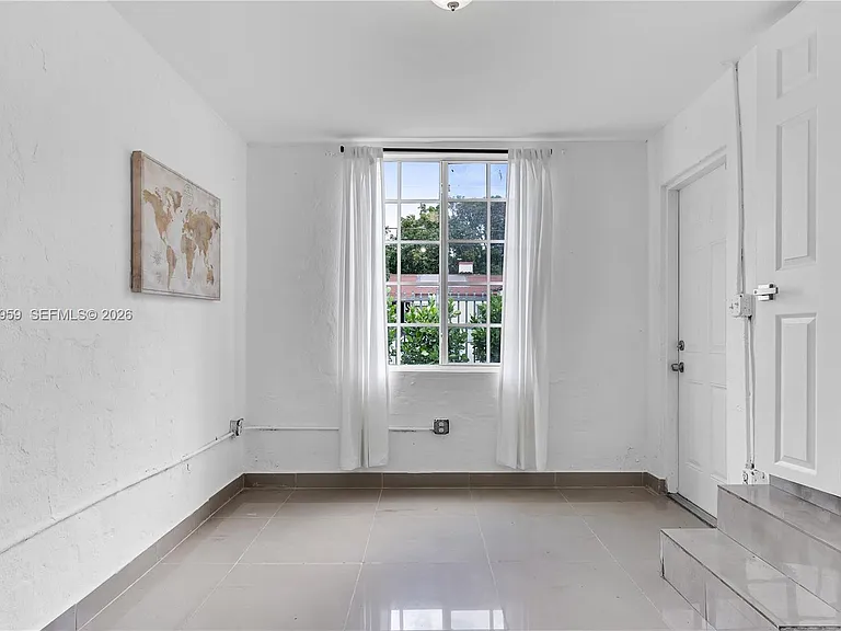 6344 NW Miami Pl — Photo 8
