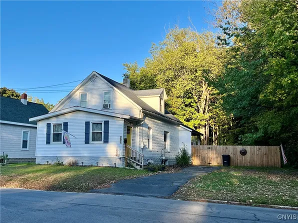 201 N 6th St, Fulton, NY 13069