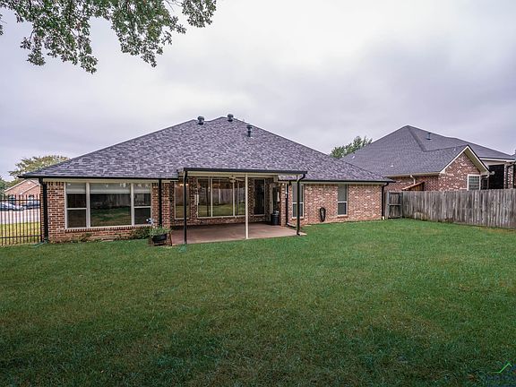 5th image of 3304 Saint Andrews Dr