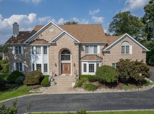 2 Ashley Pl, Towaco, NJ 07082