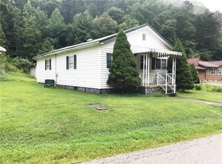 1365 Cobbs Crk, Sod, WV 25564