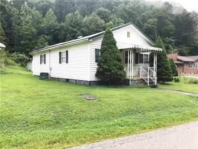 1365 Cobbs Crk, Sod, WV, 25564