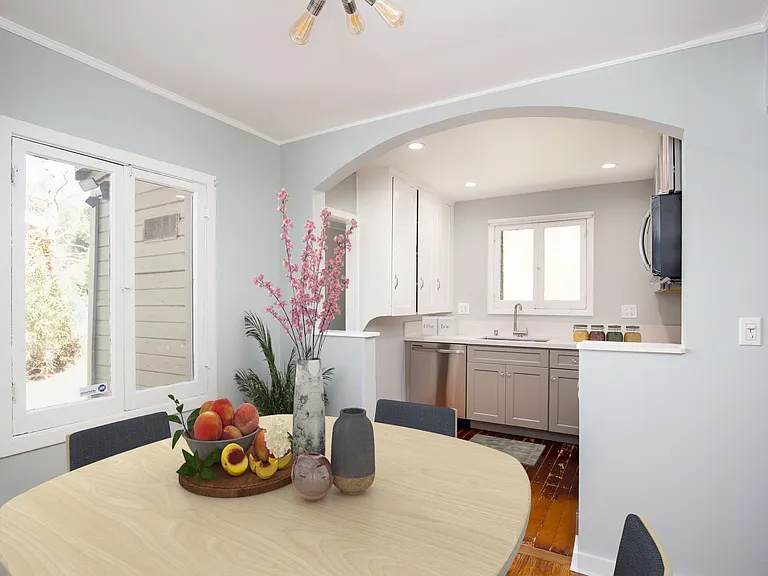 459 E Sacramento St — Photo 11