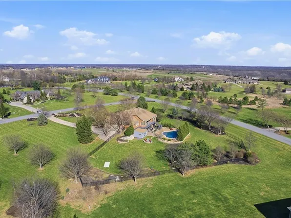 10777 W 179th Ter, Overland Park, KS 66013