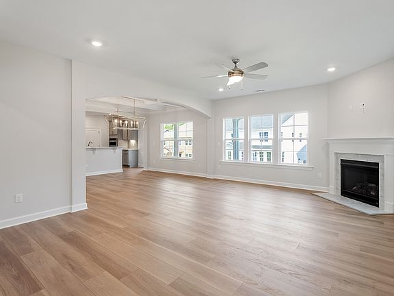 5th image of 60 Black Walnut Dr
