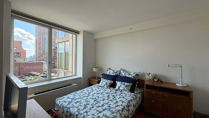 Bedroom, photo 1