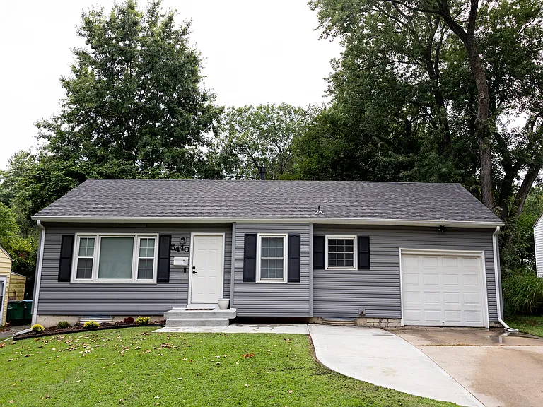 5440 Sherwood Dr — Photo 1
