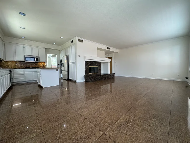 1100 Corrales Ln — Photo 6