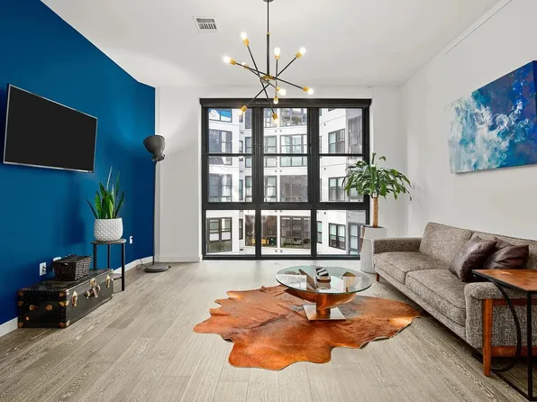 800 Embassy Dr APT 328, Austin, TX 78702