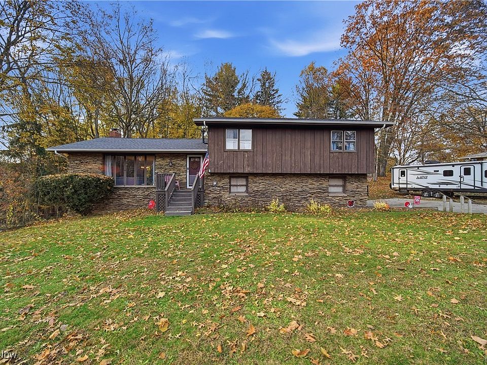 1st image of 12515 Amber Cir NW