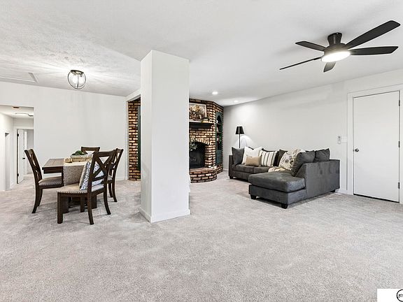 5th image of 102 W 28th Ave