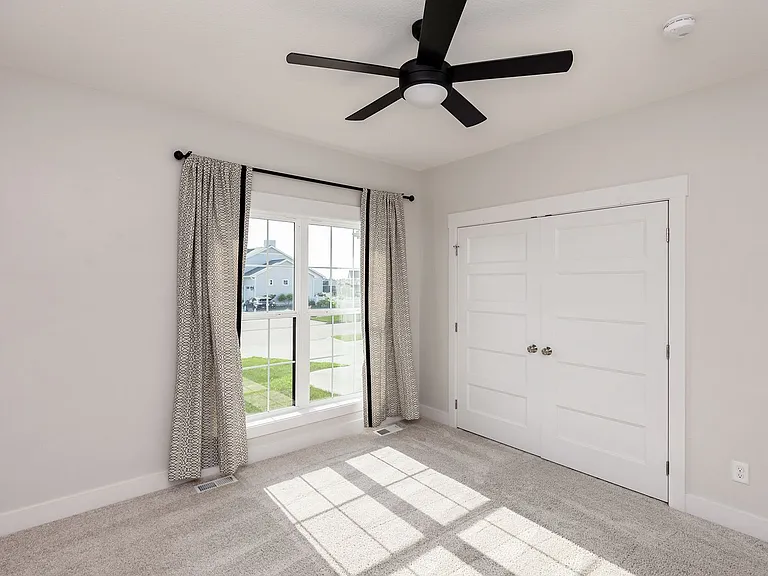 5901 NE Sherman Dr — Photo 16
