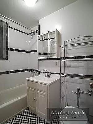 5th image of 985 Ocean Ave Floor D-2