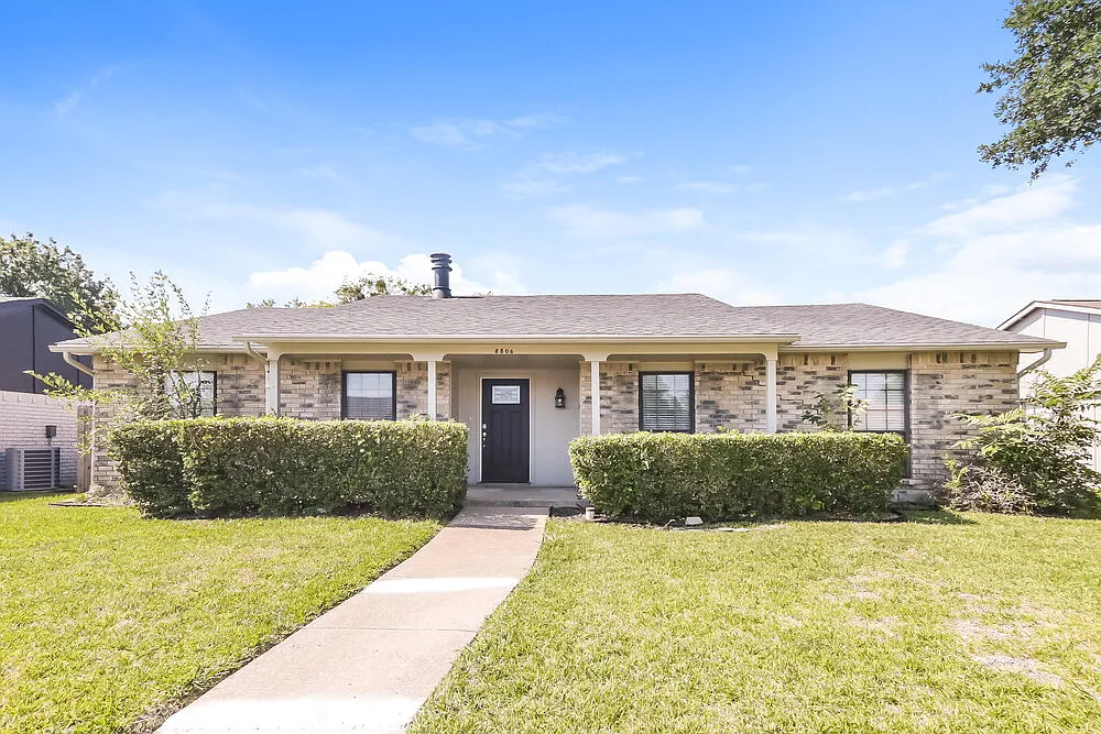3 bed, 2.0 bath, 1781 sqft, $2,210 — Photo 1