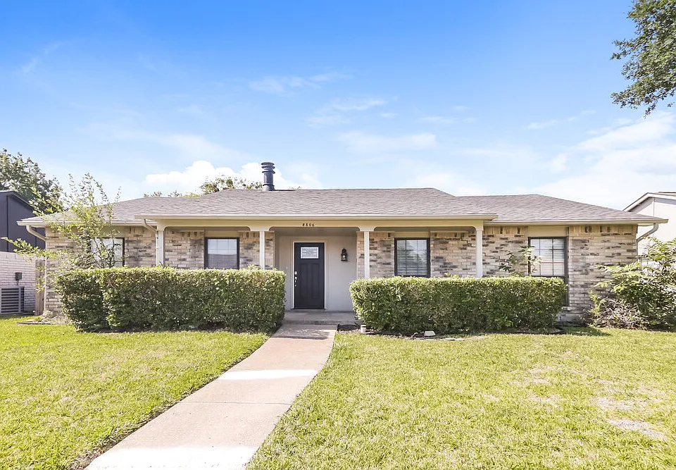 8806 Linda Vista Dr
