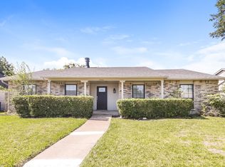 8806 Linda Vista Dr, Rowlett, TX 75088